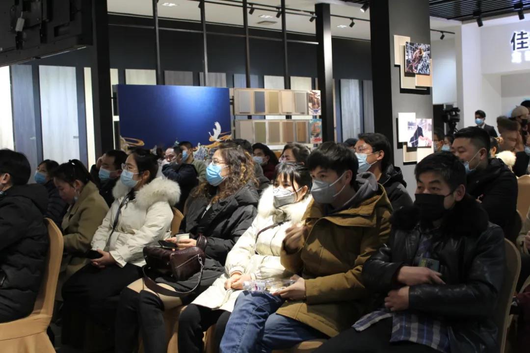 恭喜！華洲木業(yè)（陜西）運營中心首航儀式暨供應鏈賦能模式發(fā)布會圓滿舉辦！(圖9)