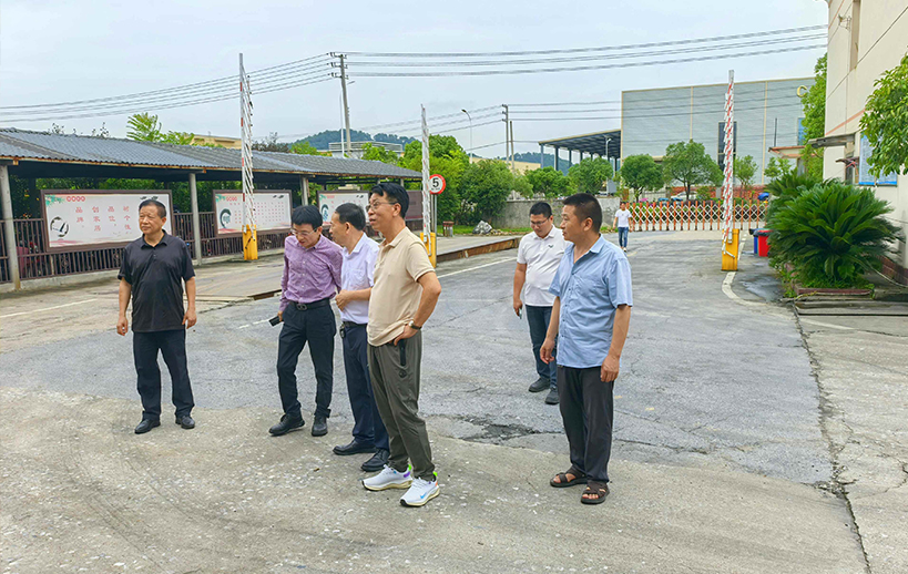 【綠色領(lǐng)航·智慧交融】華洲木業(yè)董事長率團深訪鐘氏木業(yè)，共譜江西綠色發(fā)展新篇章(圖2)